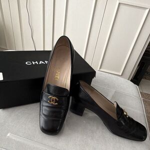 Vintage Chanel Black Leather Gold CC Logo Square Toe Block Heel Loafers Pumps